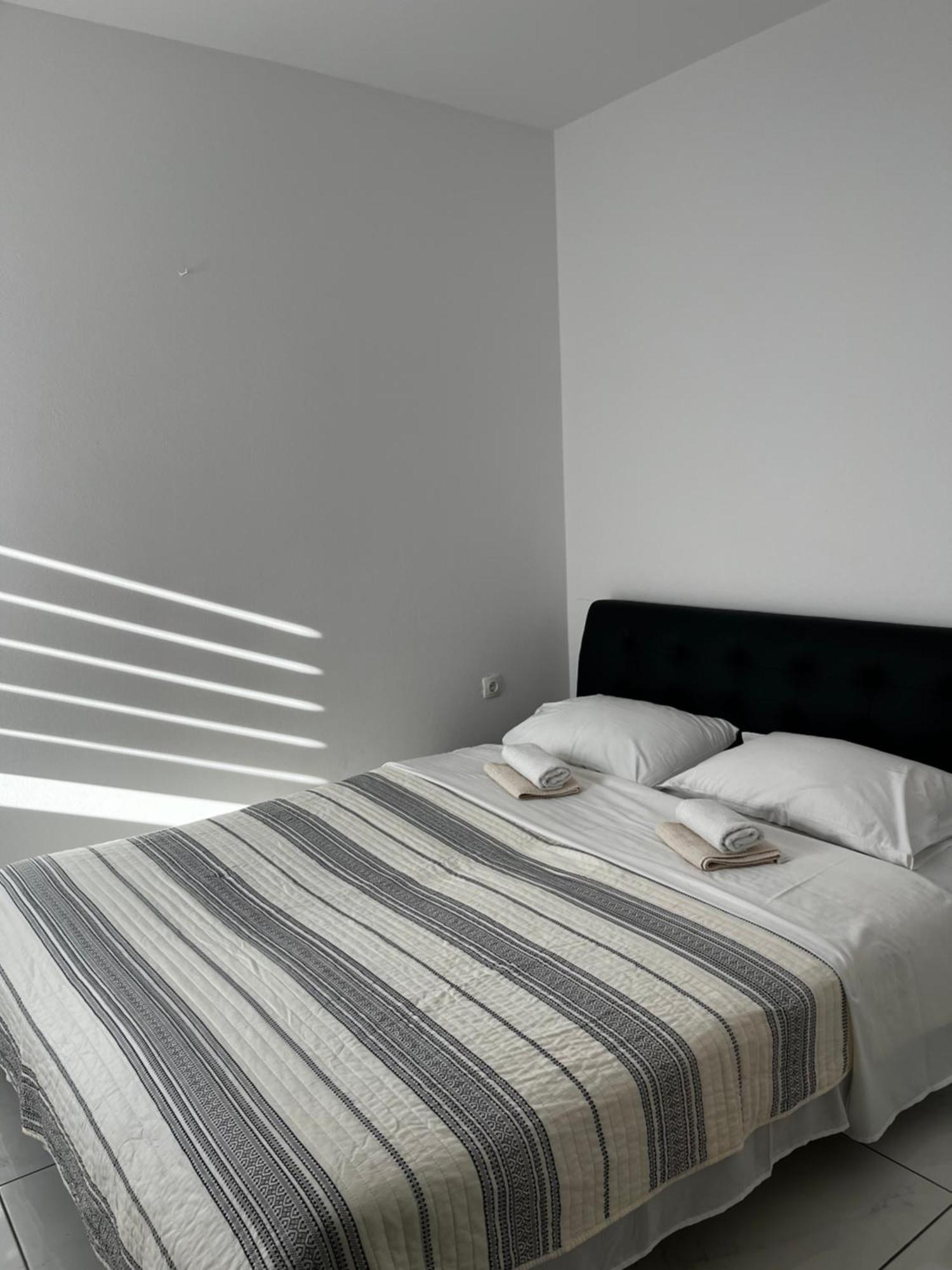 Apartma Smit Vir Exterior photo