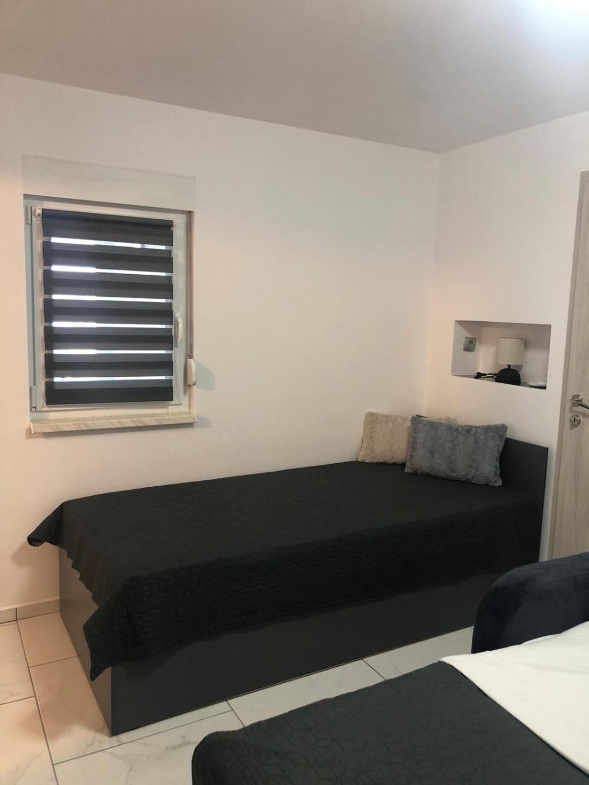 Apartma Smit Vir Exterior photo